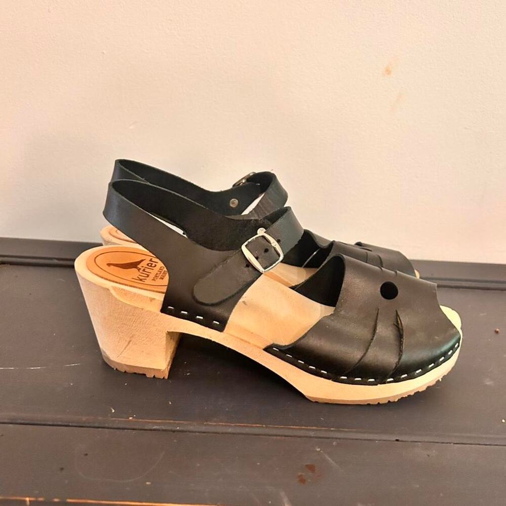 Size 8 Courier Portland Leather Wooden Clogs